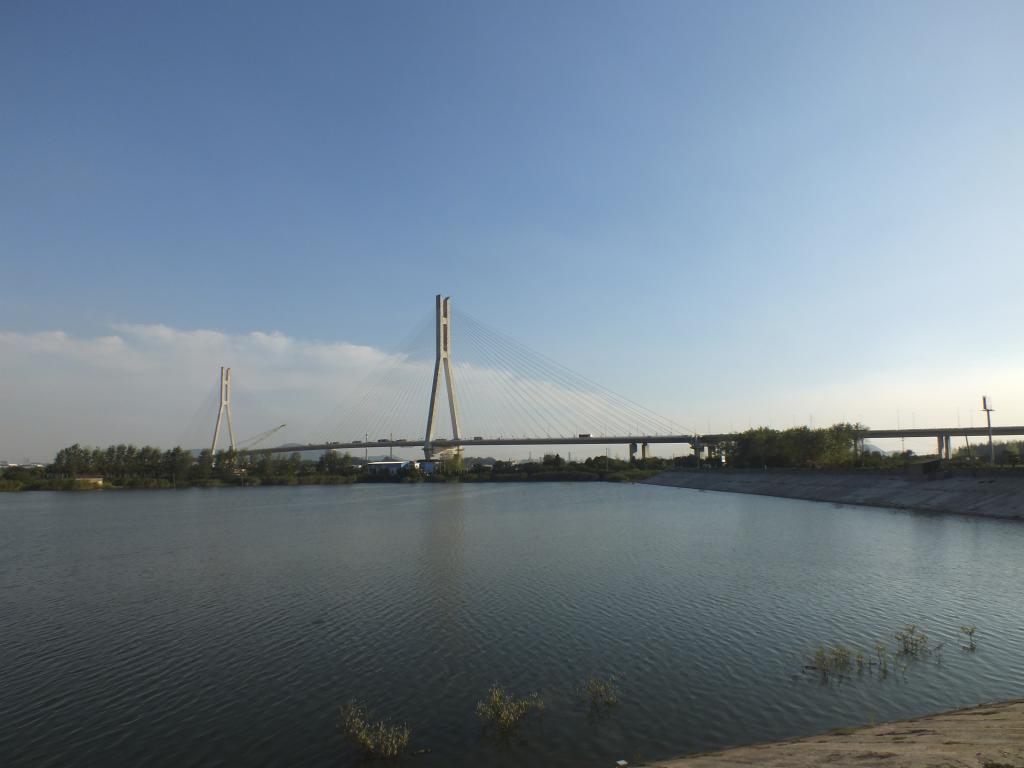 南京长江大桥拥有“争气桥”之称