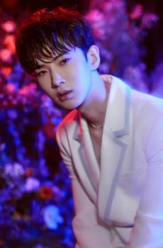 小鲜肉少年黄新淳帅气光影个人魅力写真