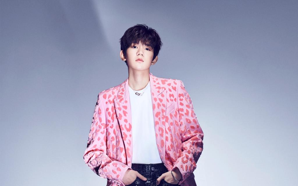 王源十八岁生日帅气写真