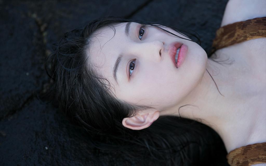 清纯泳装美女写真