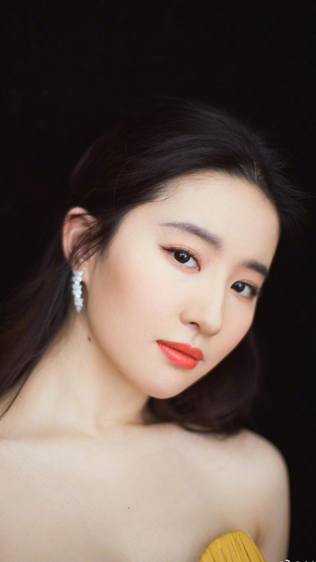 刘亦菲性感迷人写真