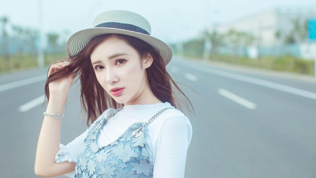 马路上的美女清新图片