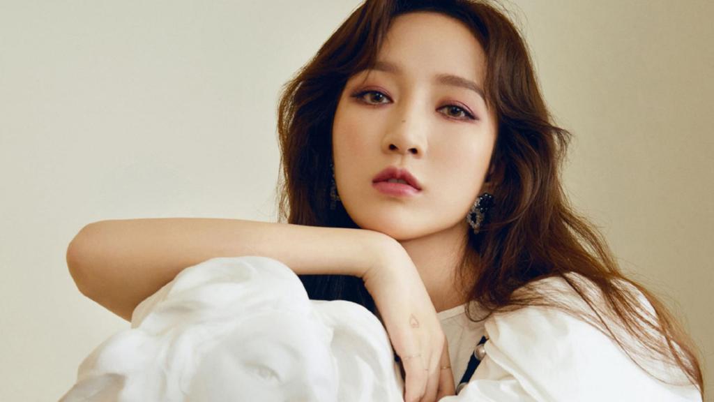 时尚靓丽美女孟佳个人魅力写真