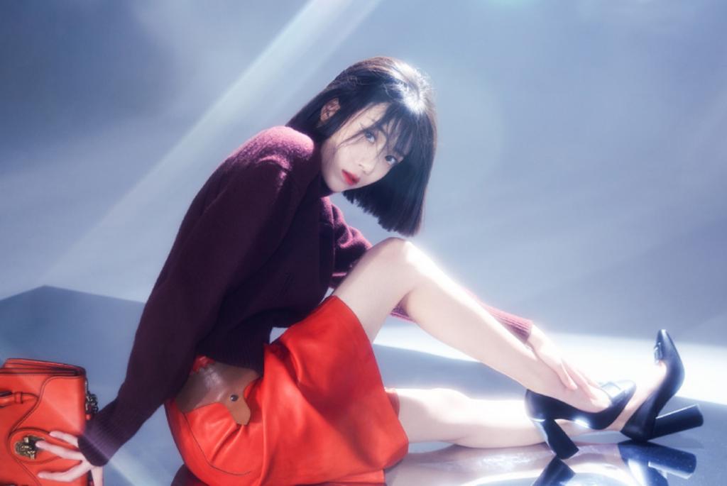 李溪芮性感妩媚时尚写真