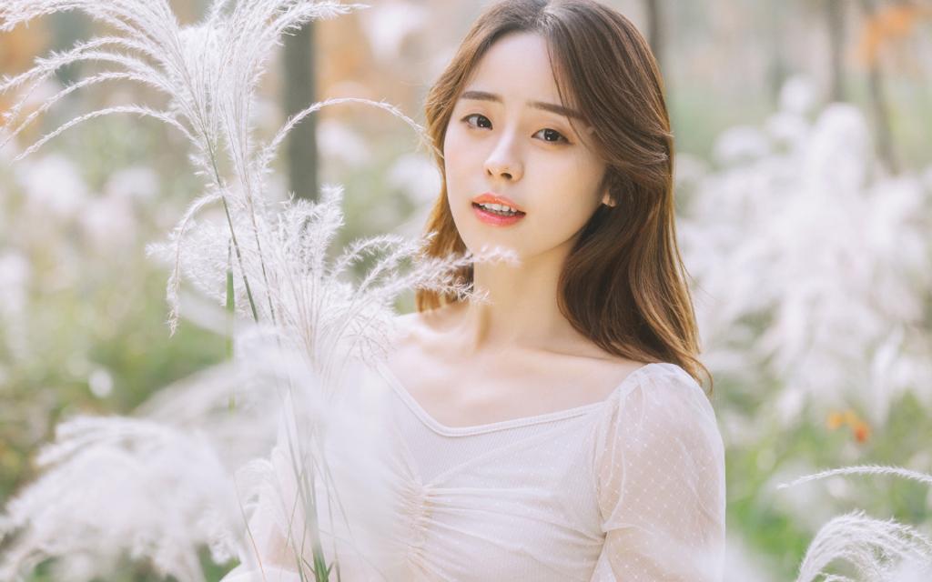 长发美女迷人写真