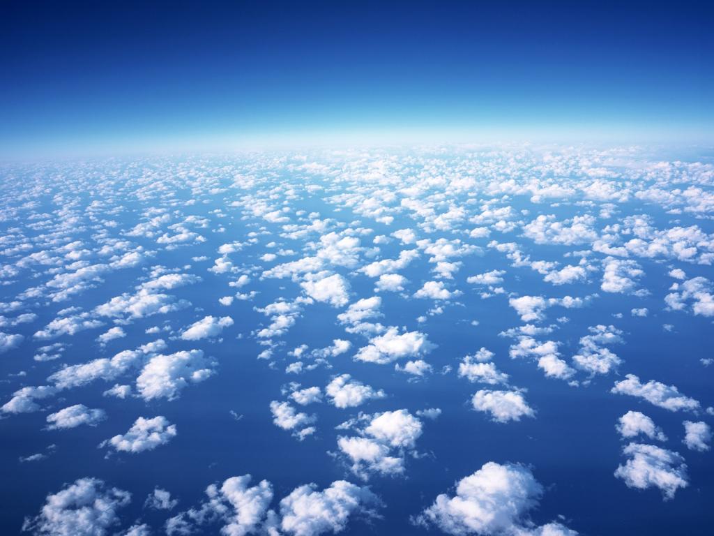 白云恋上了蓝天