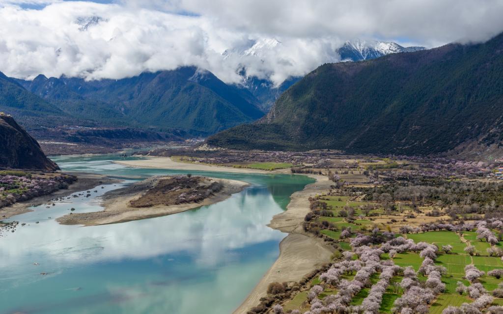 珠穆朗玛峰——世界最高峰