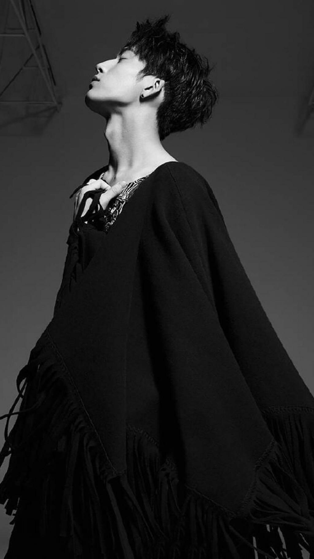 井柏然帅气写真