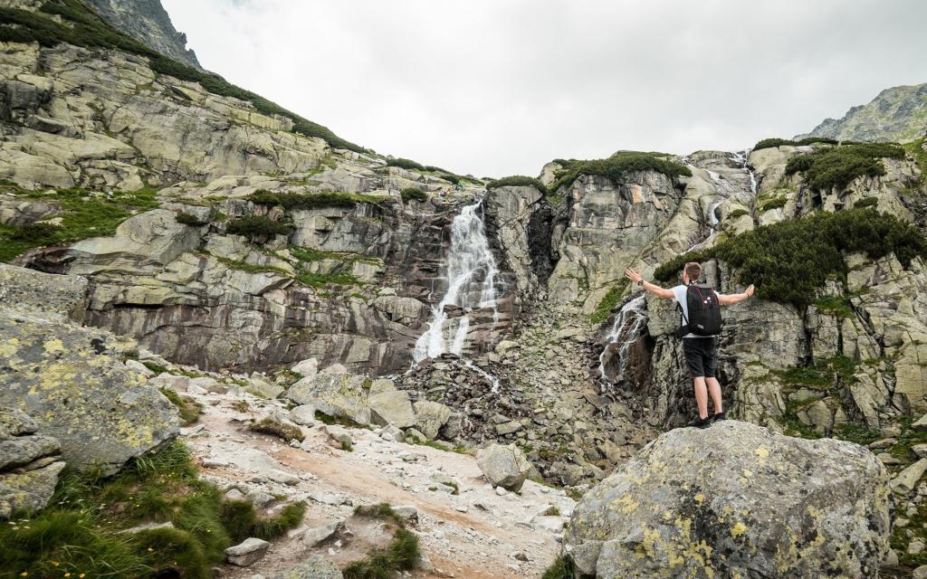一个人孤独的领略自然风景