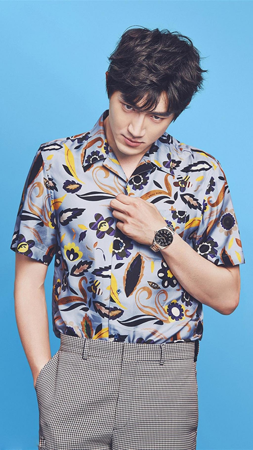 林更新封面大片