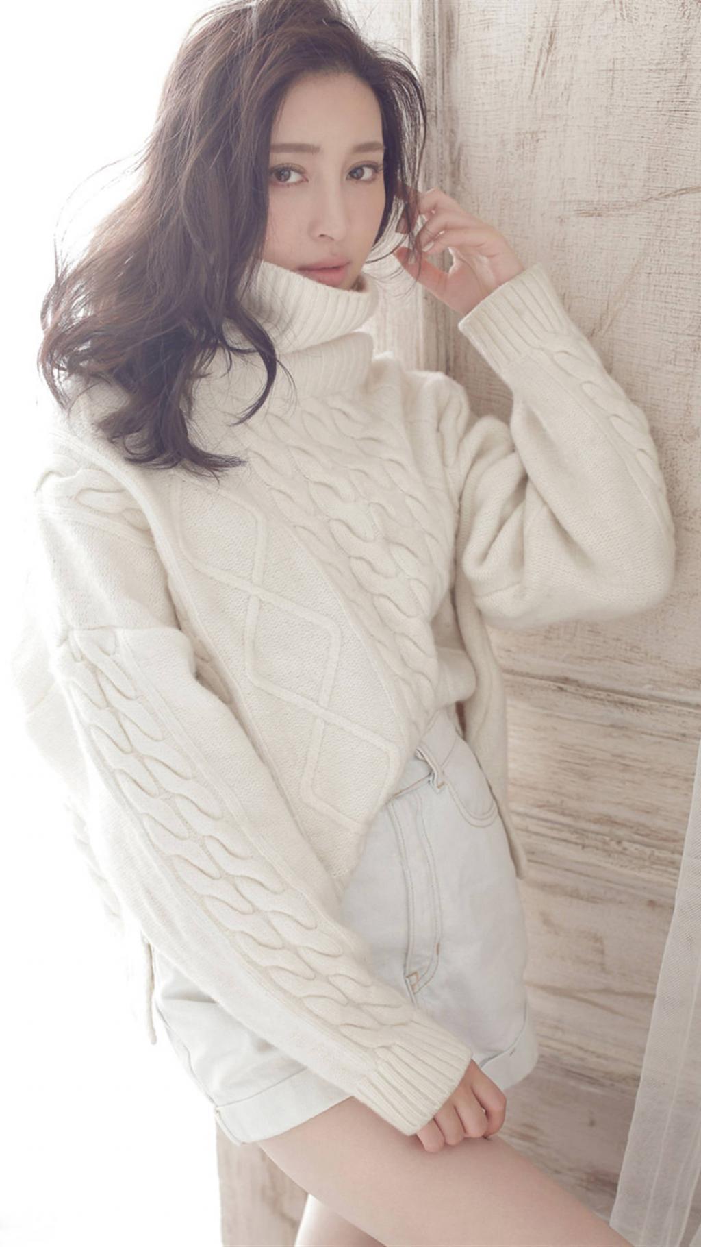 甘婷婷冬日素雅清纯写真