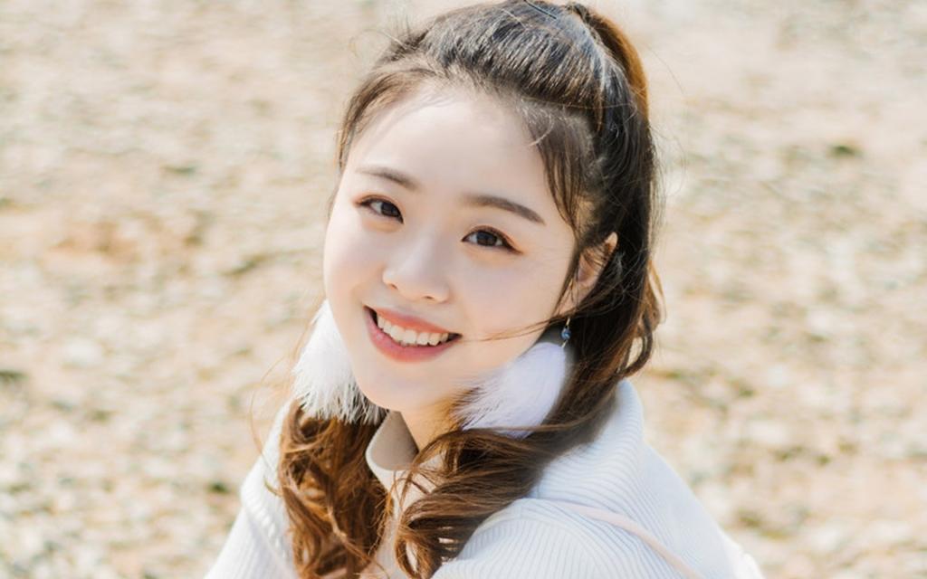 俏皮可爱的清纯少女