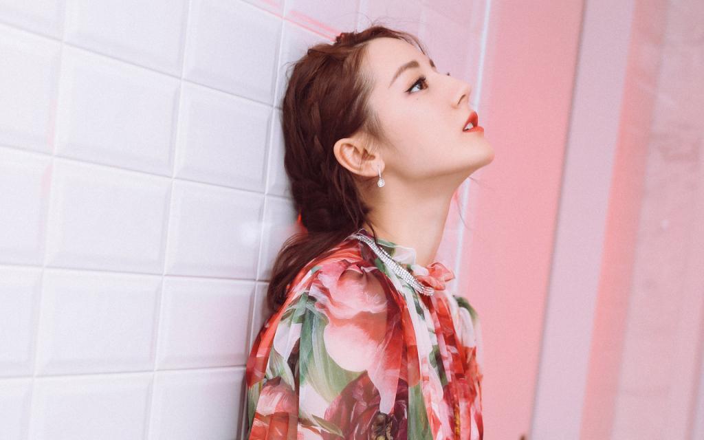 美女明星迪丽热巴