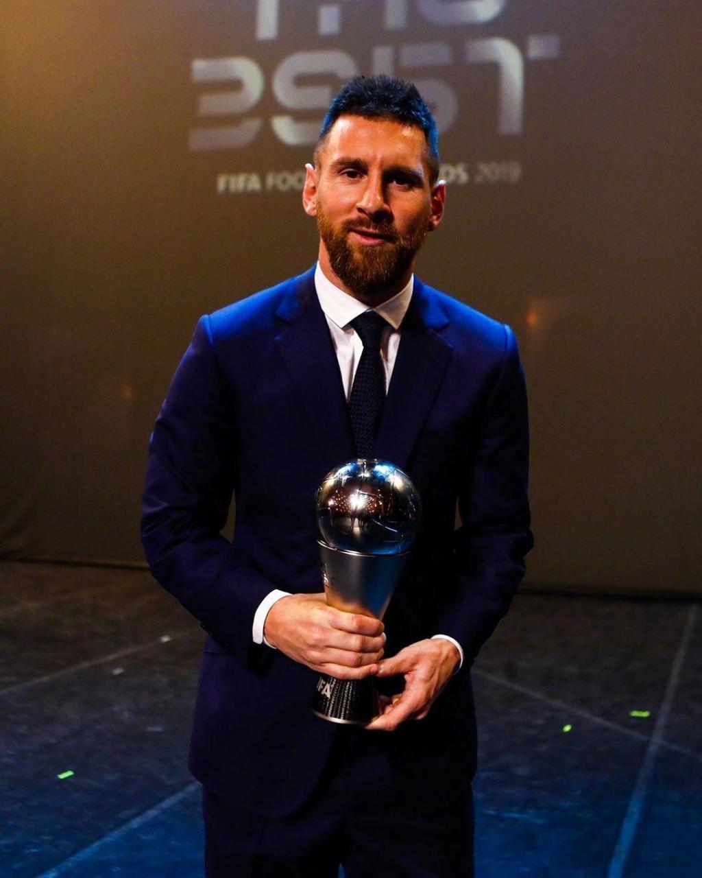 梅西第6次荣膺世界足球先生