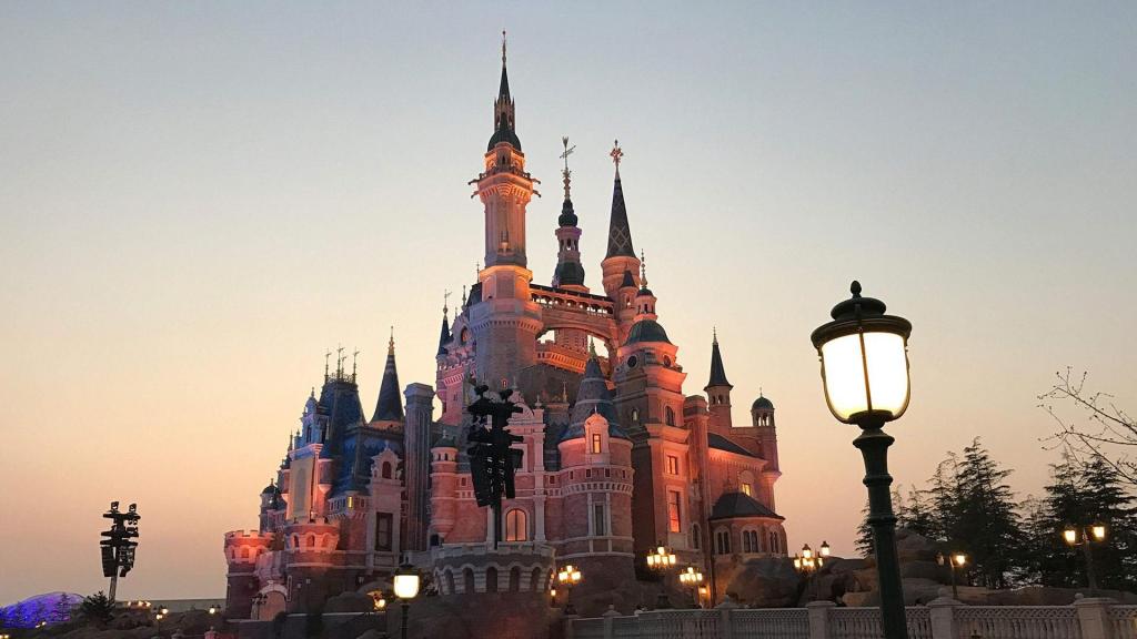 上海迪士尼城堡建筑风景