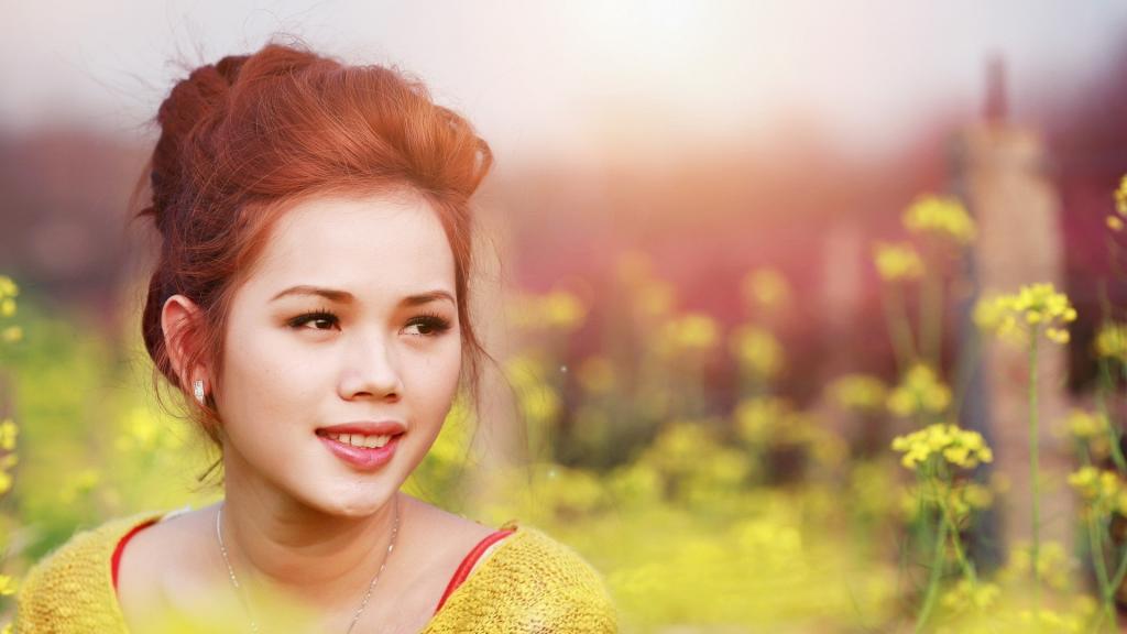 她站在时光深处