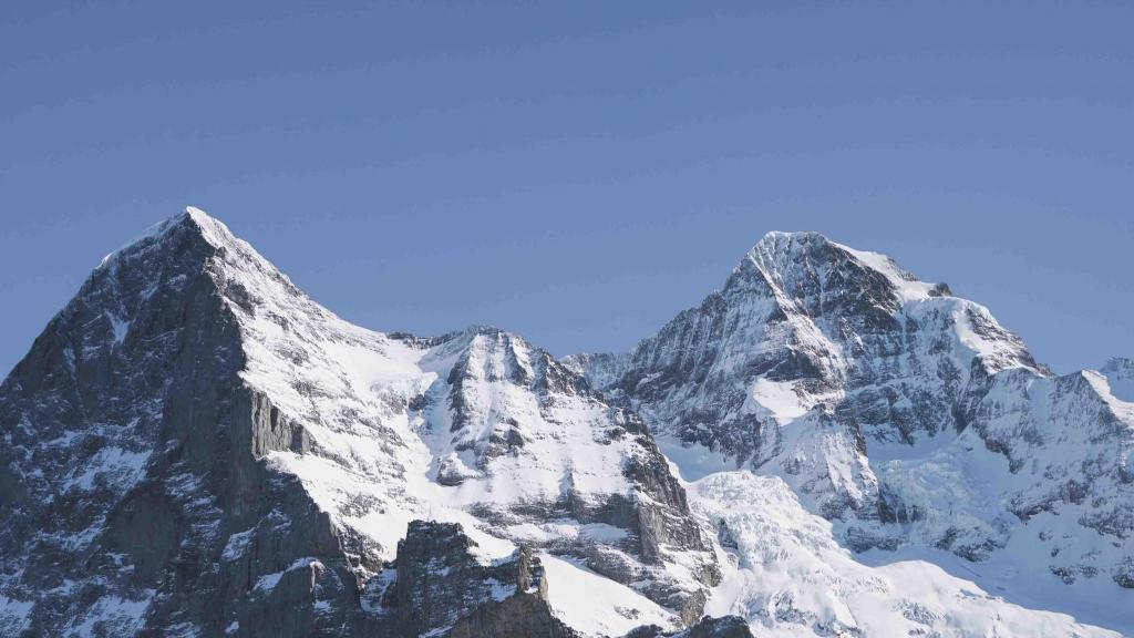阿尔卑斯山脉浪漫雪景迷人风光