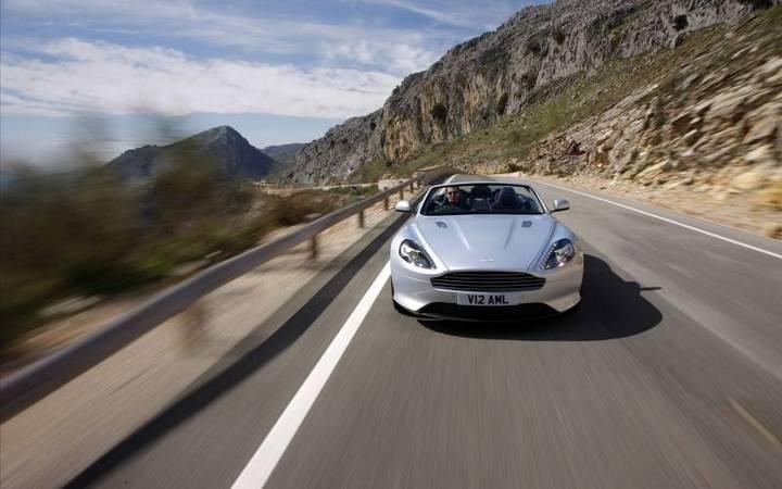 敞篷跑车阿斯顿·马丁
