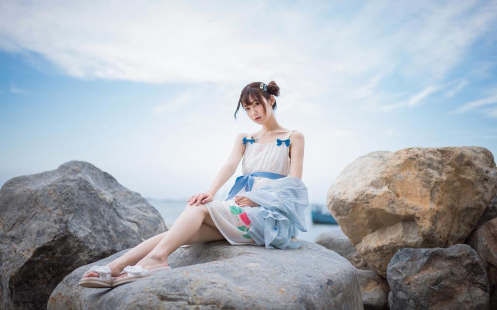海边甜美女孩可爱写真