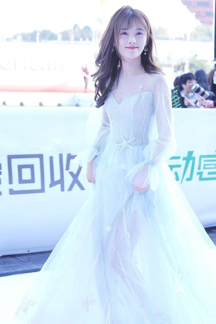 鞠婧祎薄纱长裙性感清纯仙气写真