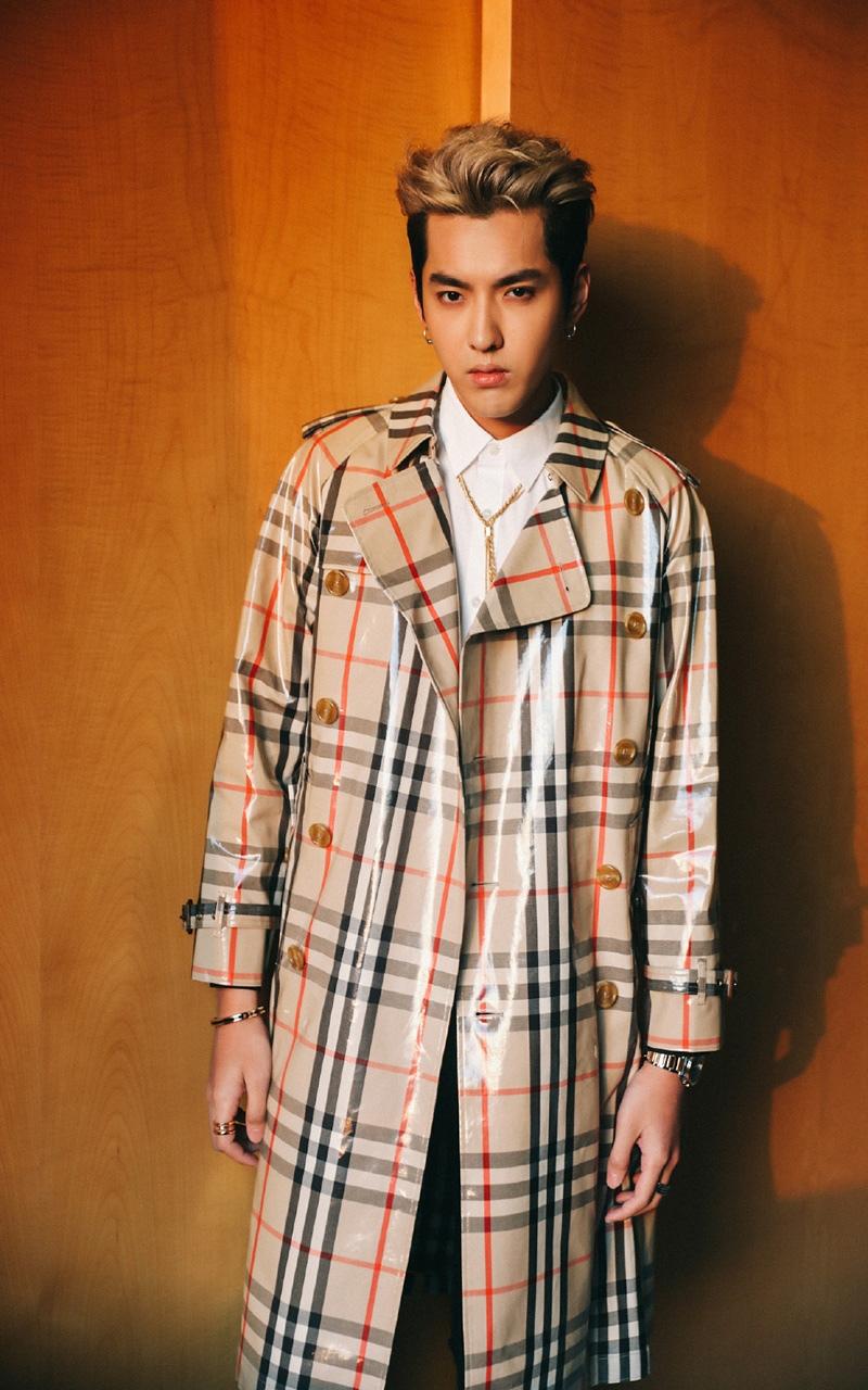 吴亦凡最新时尚帅气写真