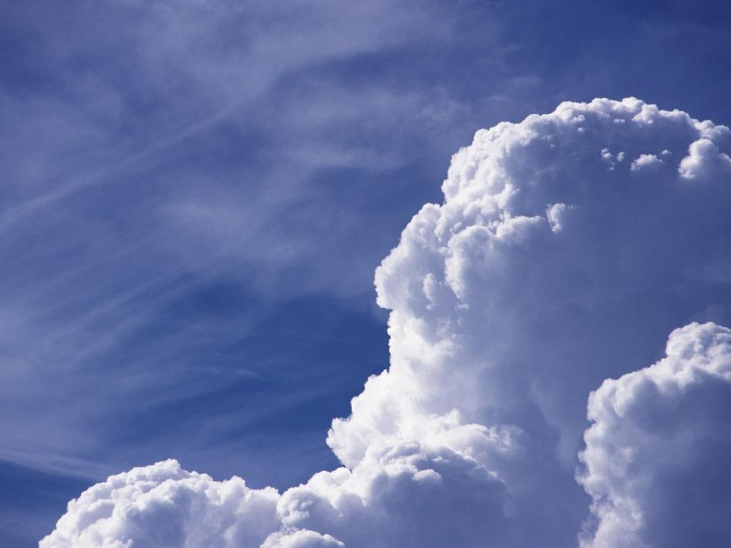 白云恋上了蓝天