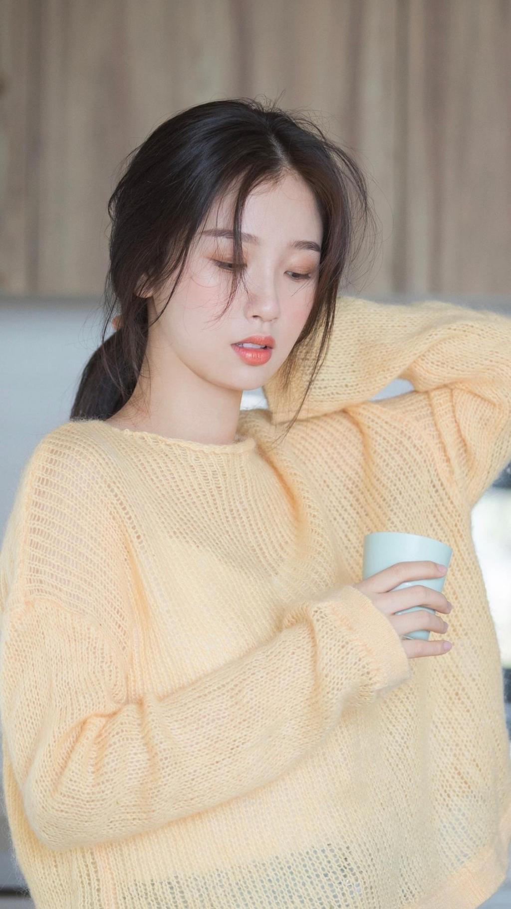 虞书欣时尚休闲迷人写真