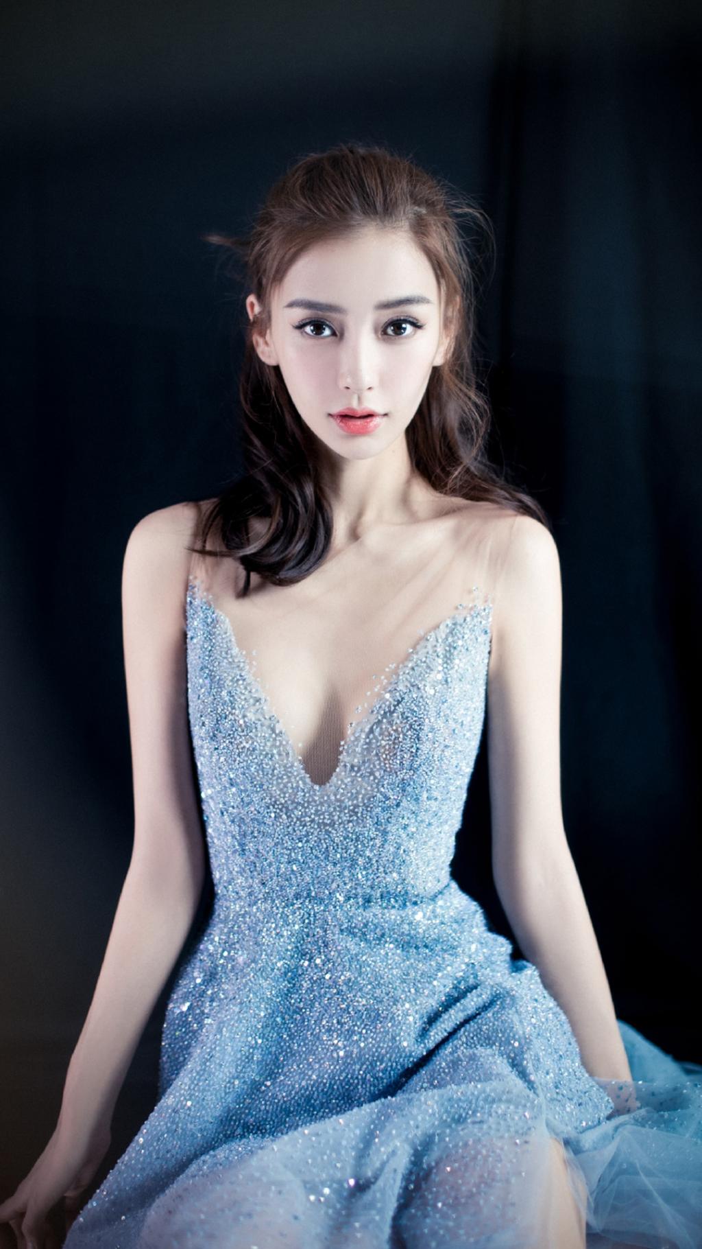 angelababy蓝色V领礼服性感写真