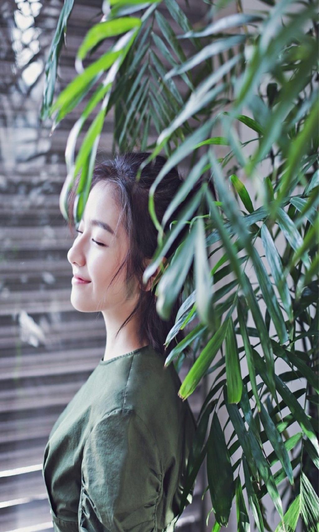 李兰迪甜美时尚画报