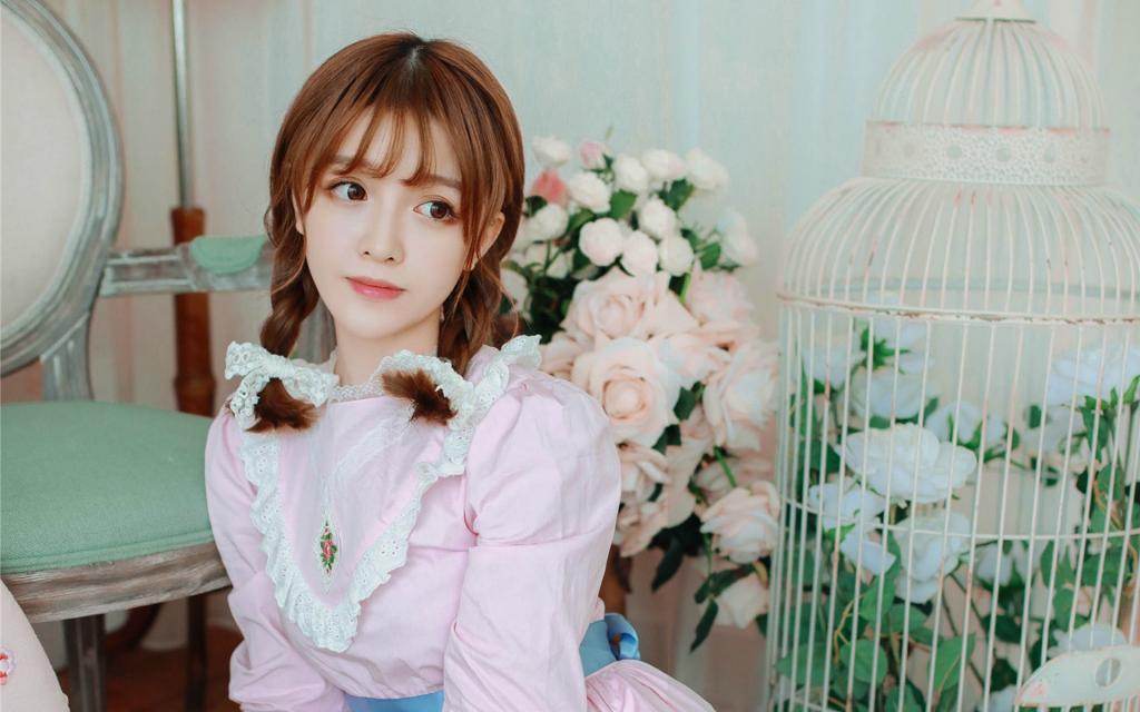 粉色唯美清纯美女