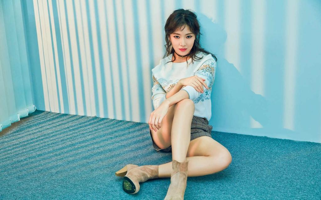 时尚气质女菅纫姿