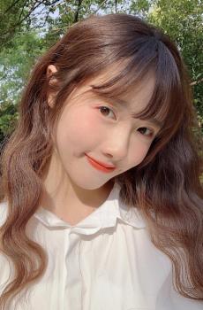 抖音达人梨涡允允清纯可爱甜美精致迷人写真-4