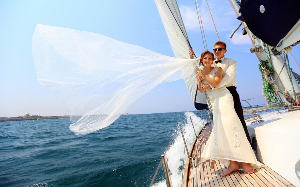 情侣夫妻海边度假旅行写真