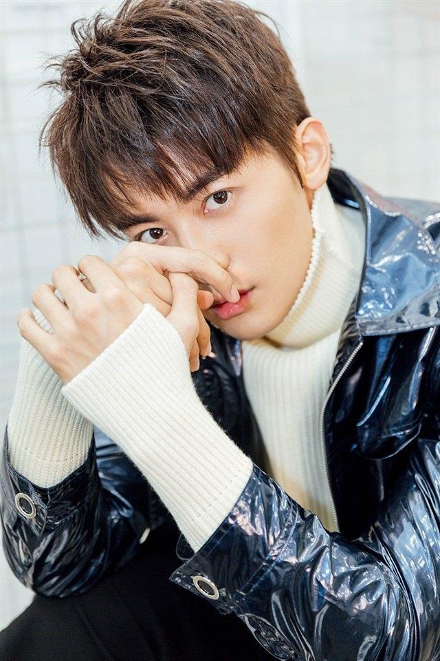 演员赵志伟帅气写真