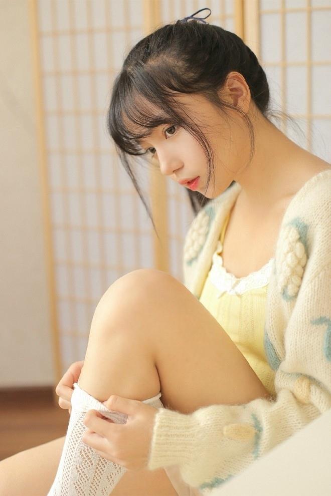 高马尾娇美俏皮女神私房写真