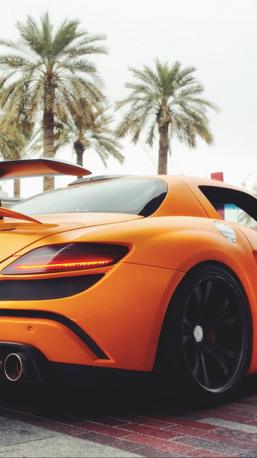 拉风跑车尾部特写