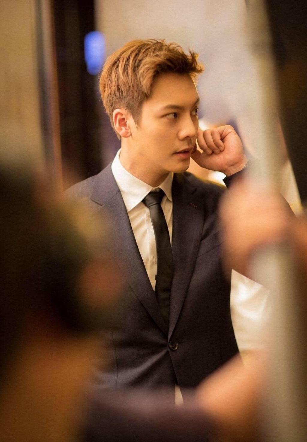 西装也可以穿出时尚感