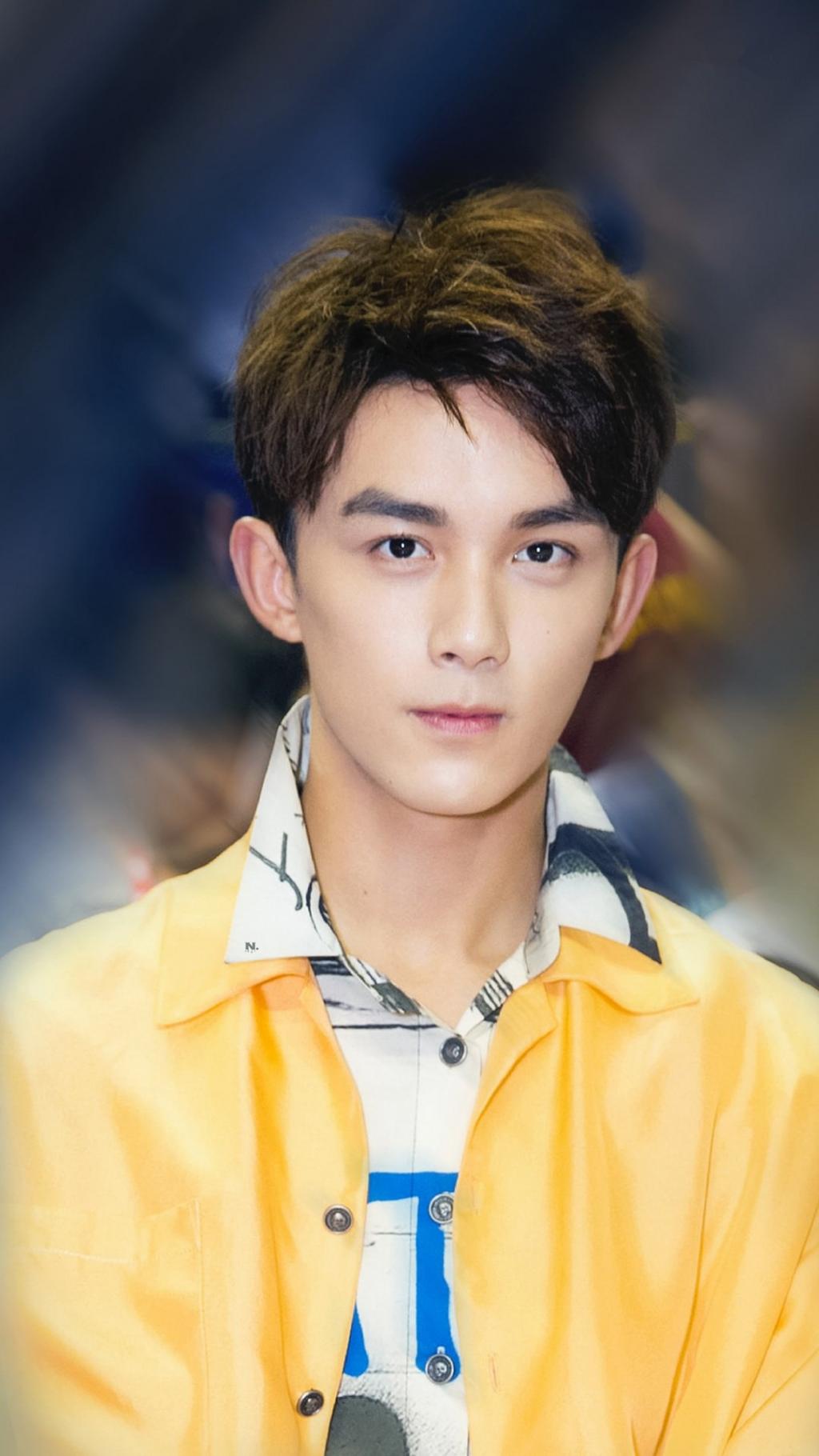 帅气小鲜肉吴磊写真