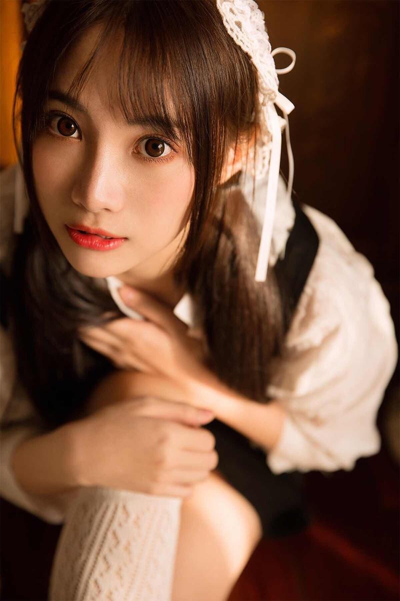 女仆装美少女慵懒性感私房写真