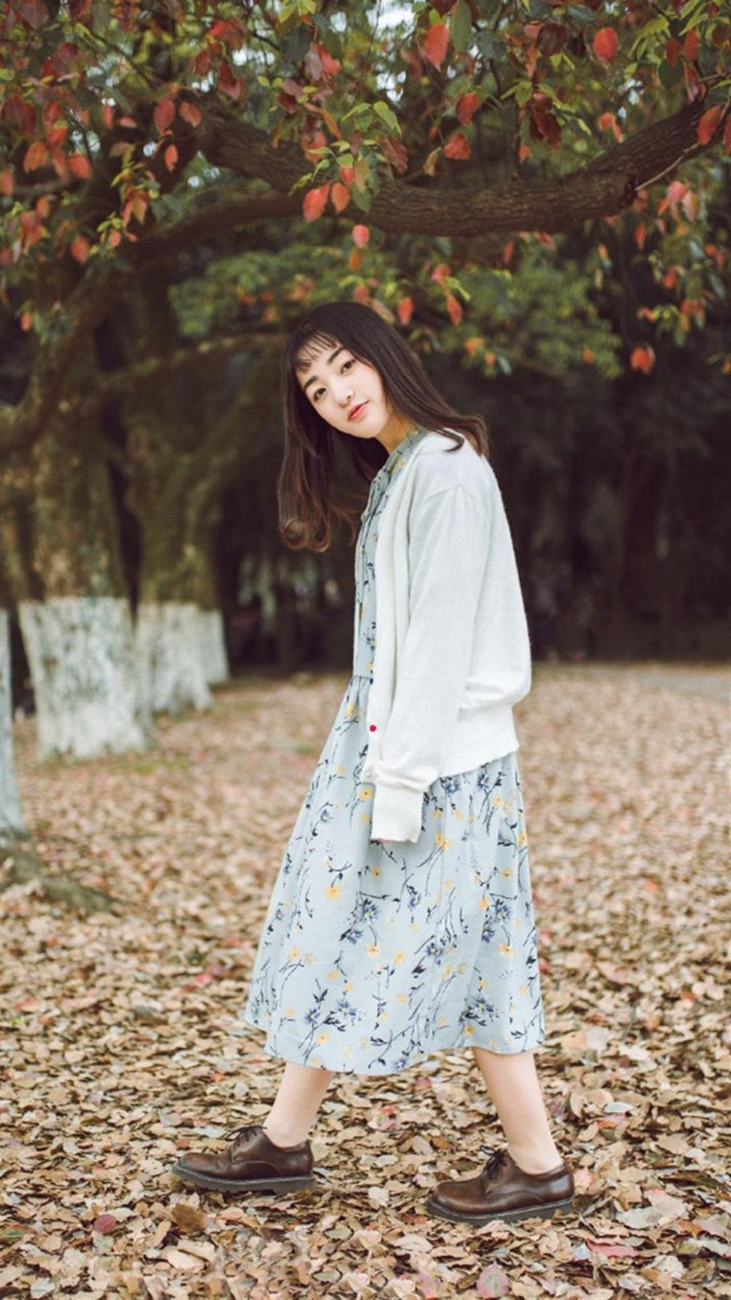 文艺范清纯长发美女写真