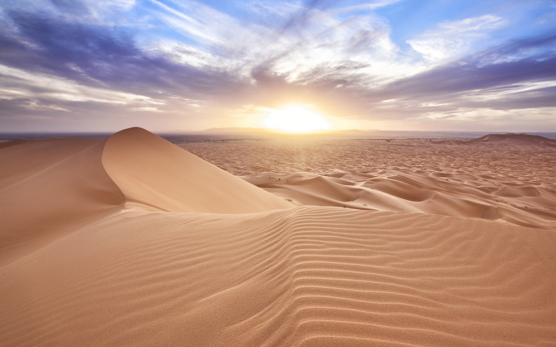 沙漠里的阳光自然风景