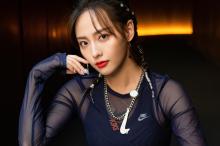 张嘉倪运动范写真