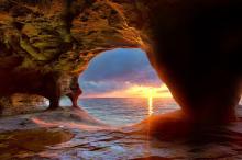 奇幻洞穴唯美自然风光