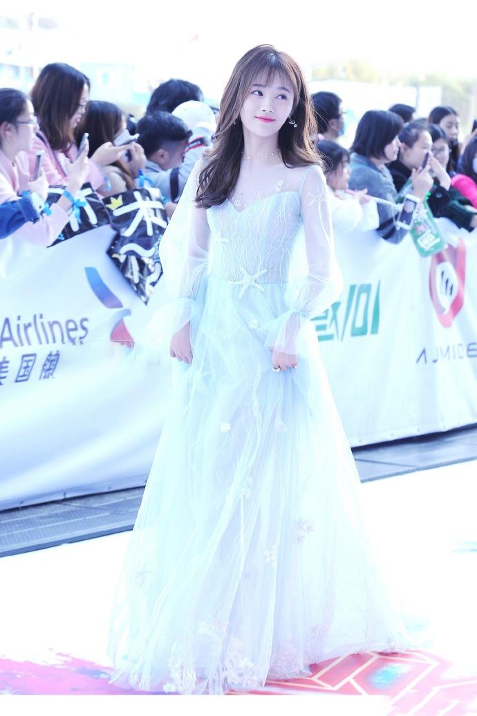 鞠婧祎薄纱长裙性感清纯仙气写真