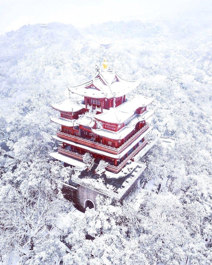 一朝江南雪,半梦醉人间