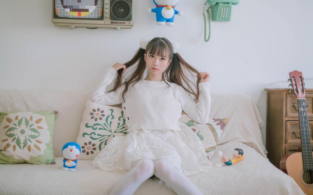 双马尾可爱美少女私房写真