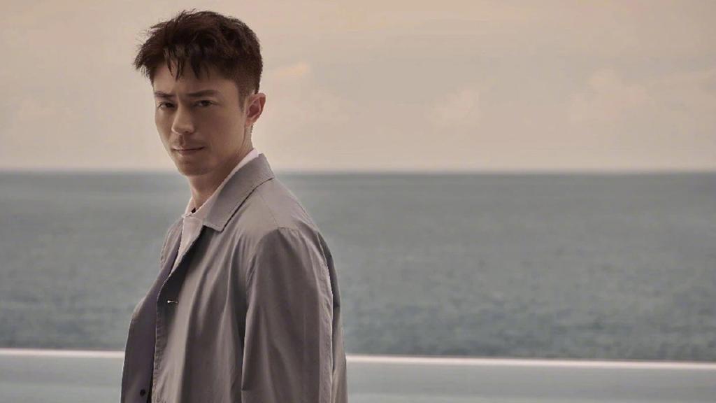 霍建华休闲帅气写真