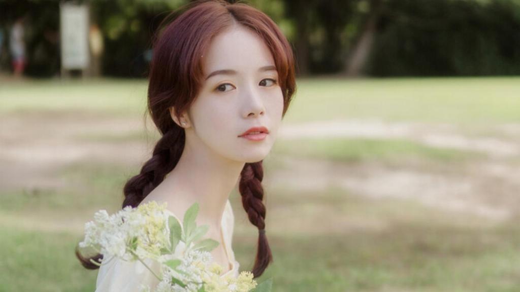 小清新文艺美女户外甜美可爱写真