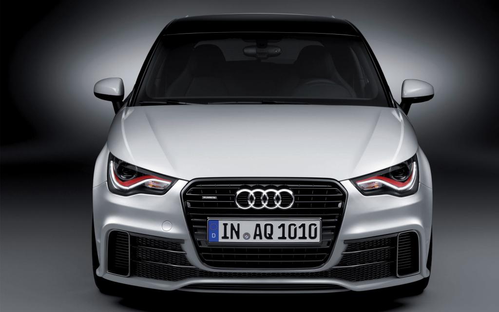 2013银色奥迪A1轿车图片