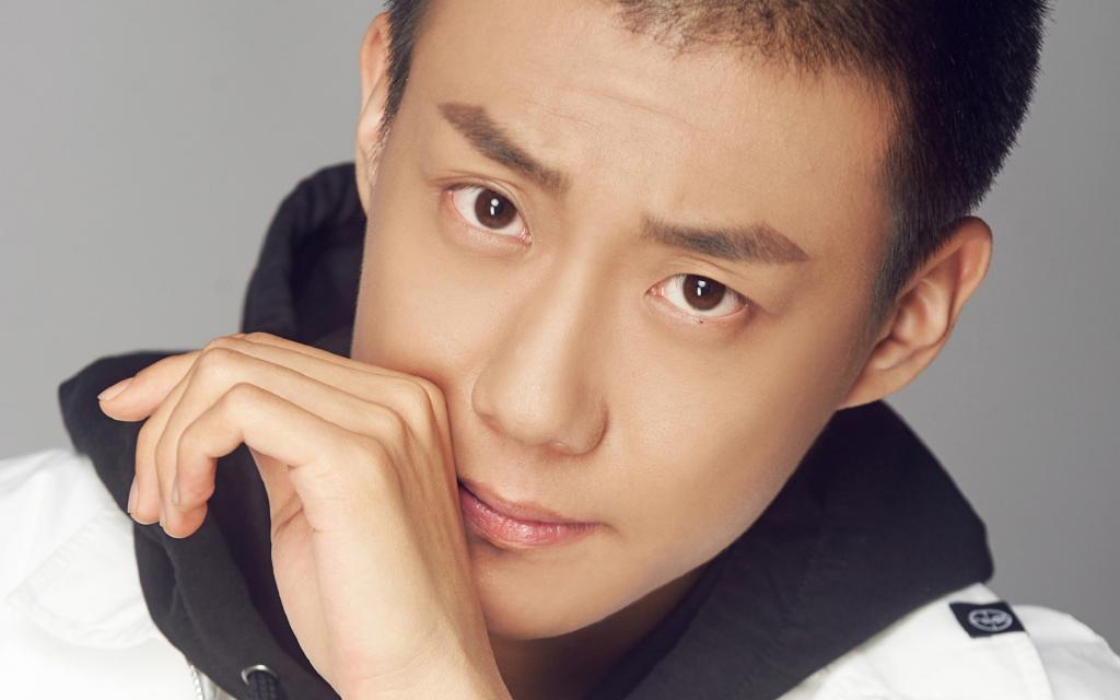 帅气演员高至霆时尚写真